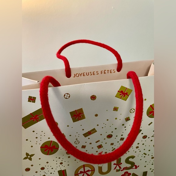 Louis Vuitton paper holiday shopping bag 2023 14”H - Picture 4 of 6